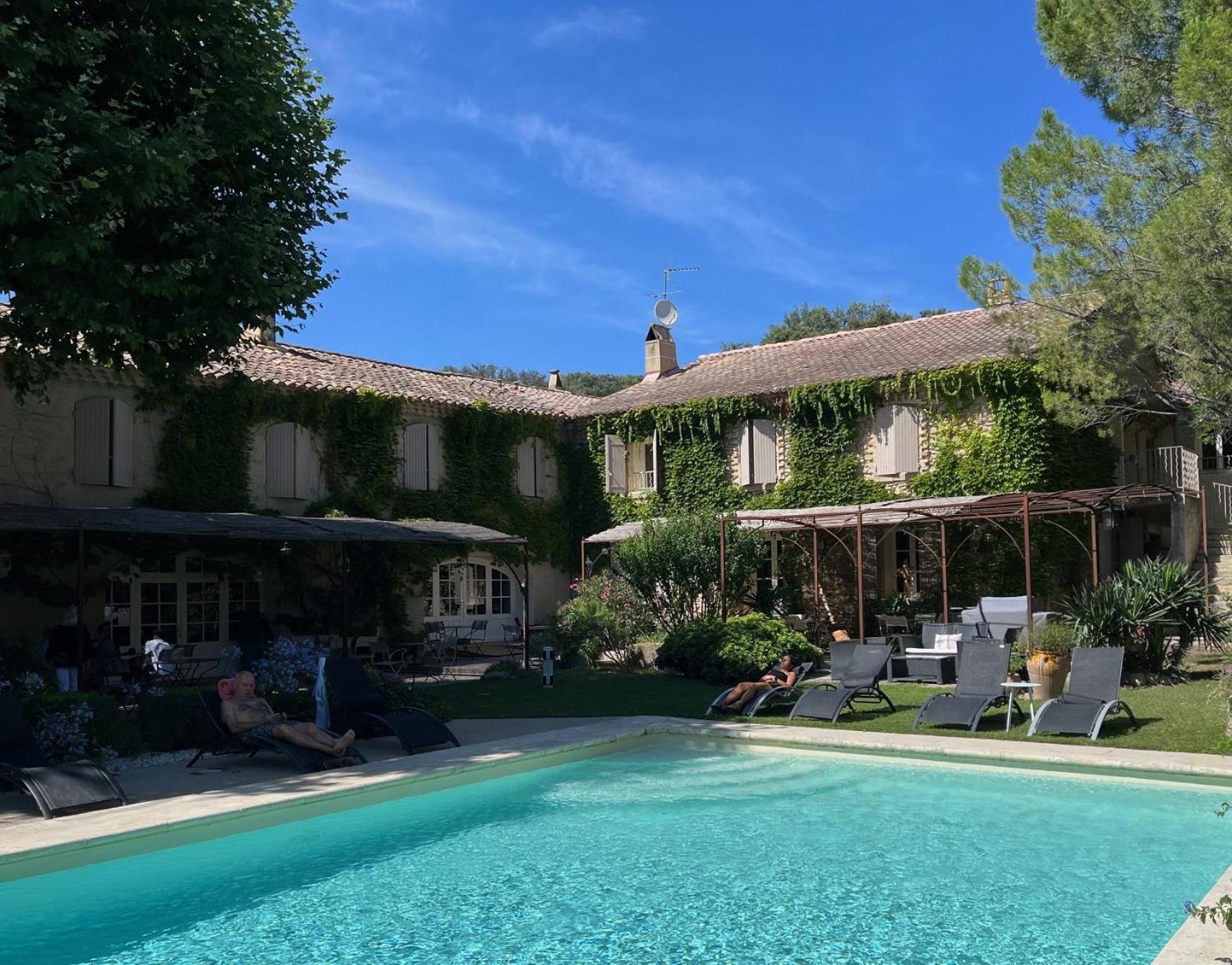 Logis Hotel La Sommellerie Chateauneuf-du-Pape Exterior photo