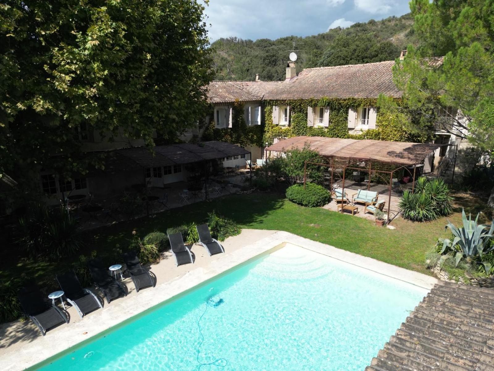Logis Hotel La Sommellerie Chateauneuf-du-Pape Exterior photo