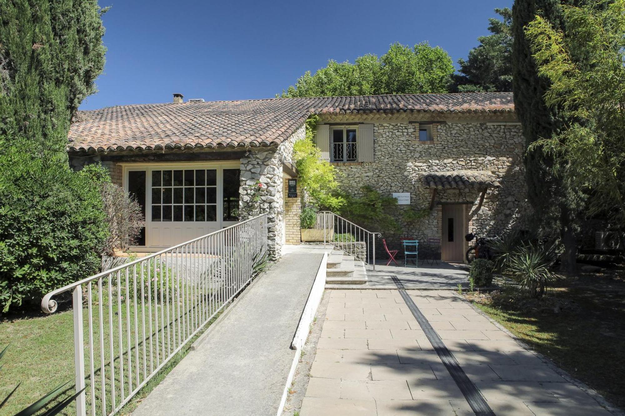 Logis Hotel La Sommellerie Chateauneuf-du-Pape Exterior photo