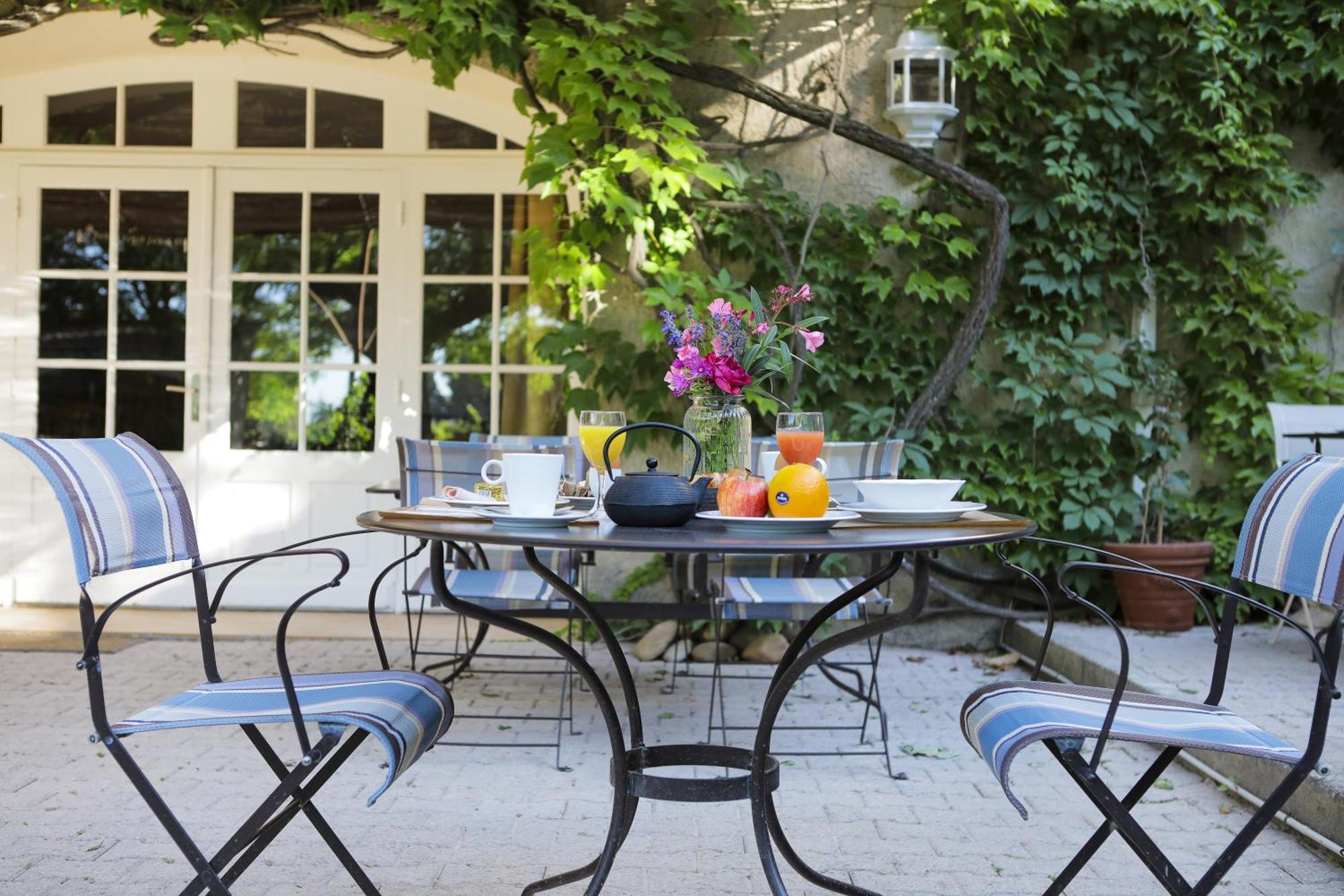 Logis Hotel La Sommellerie Chateauneuf-du-Pape Exterior photo